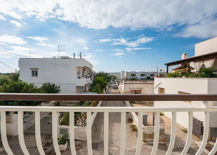 Ostuni Seaside House *
